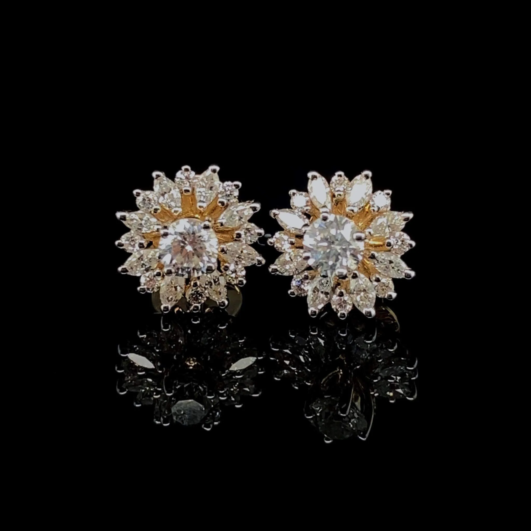 #BA95 | Multi-Wear Sparkling Sunflower Diamond Stud Earrings 18kt