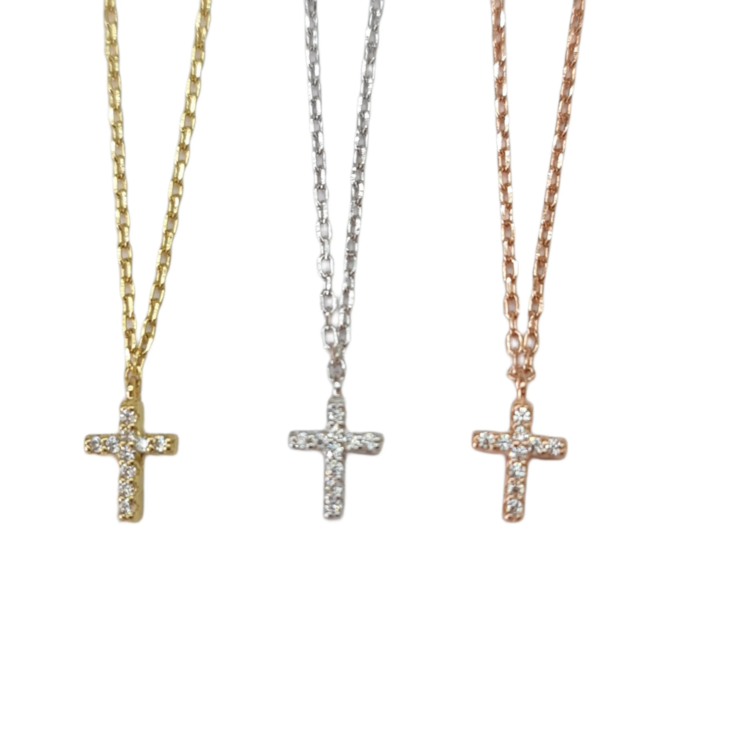 Pretti Cross Necklace petite